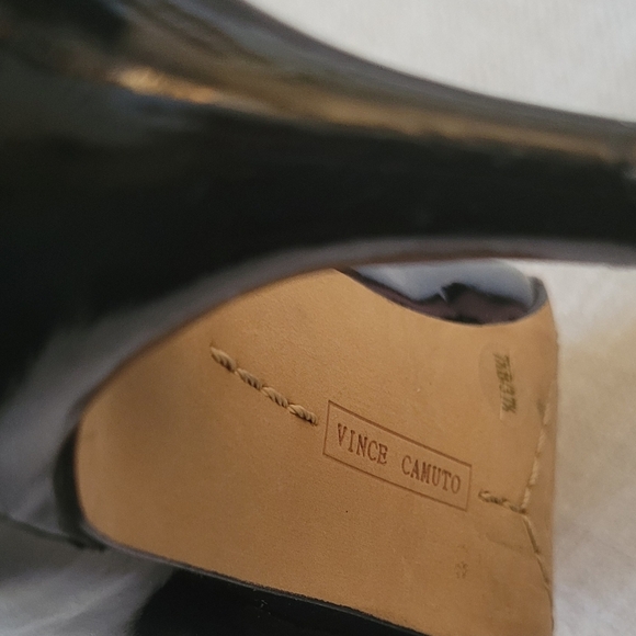 Vince Camuto Black Patent Leather Stiletto 3" Heel Peep Toe Shoe Size 7.5 - Picture 6 of 7